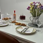 Theo Apartament