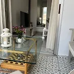 Apartament Theo *