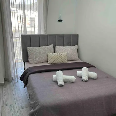 Theo Apartment *