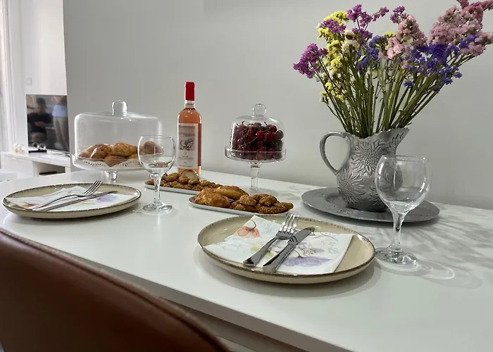 Theo Apartament